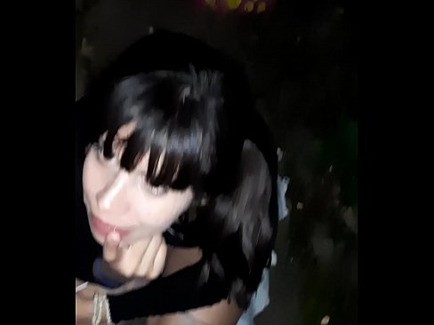 ❤️ रस्त्यावर कँडीच्या बदल्यात लिंग सुजले ️❌  mr.truedating.top वर  ﹏